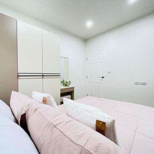 03541566-4ACB-40A3-98F8-5E6CEC1C6AA6