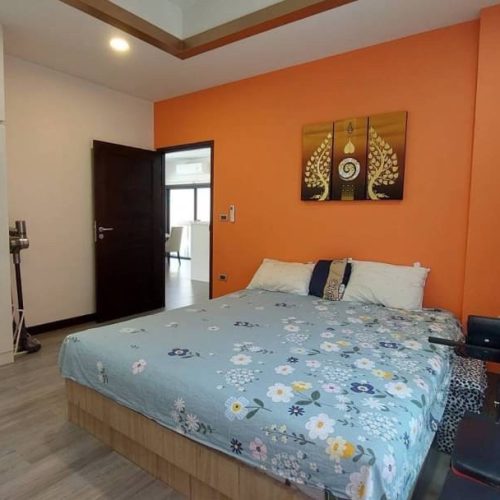 0FE90CCC-BD01-49B5-ABBD-D074E9B754DF