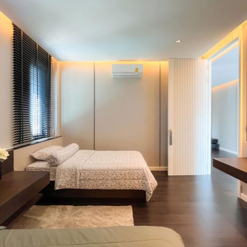 4045C263-7CEE-4F24-804C-2276C8C11B5D