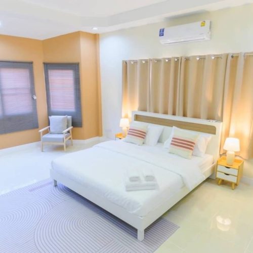 4834B64B-E1F3-4C6E-8E19-D1400AED657B