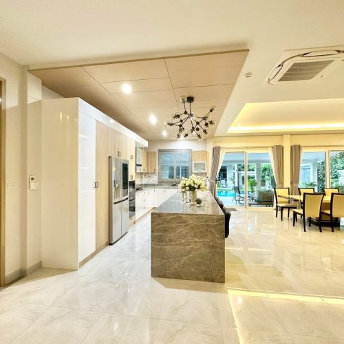 7418D8EF-3690-4F1B-9BFC-B7C8884C574E