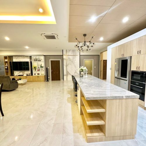 7E837019-923E-43A7-9734-90DB2D54ED6F