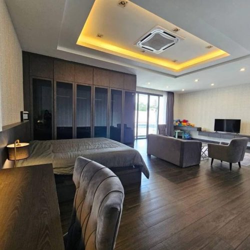 B3A69648-68E4-44F9-B740-1E4F2F929F38