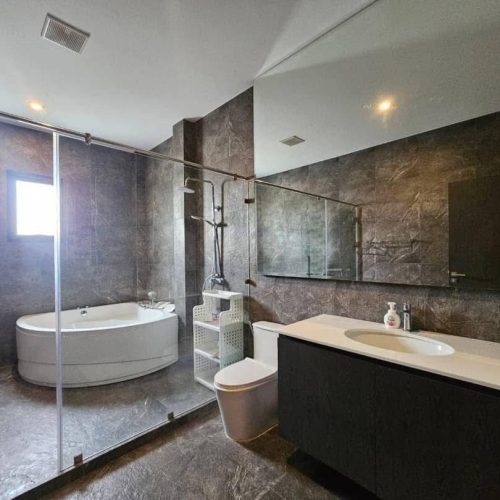 D63865B7-888C-4064-906C-8418638A4F90