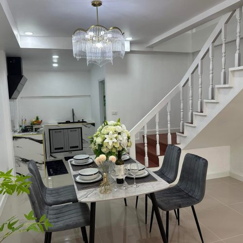 F6ABA452-F516-479B-BD89-4A30BEE93AAF